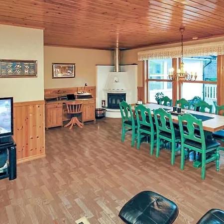 בית נופש 4 Bedroom Cozy In Auklandshamn Vestvik