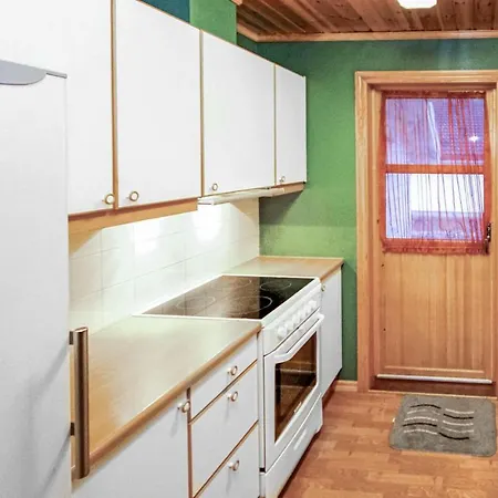 4 Bedroom Cozy In Auklandshamn *