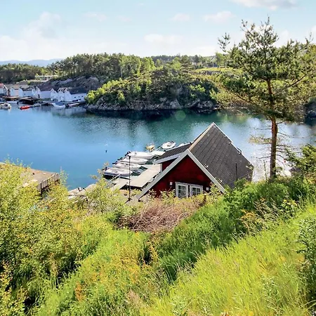 Hébergement de vacances 4 Bedroom Cozy In Auklandshamn