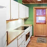 4 Bedroom Cozy In Auklandshamn *